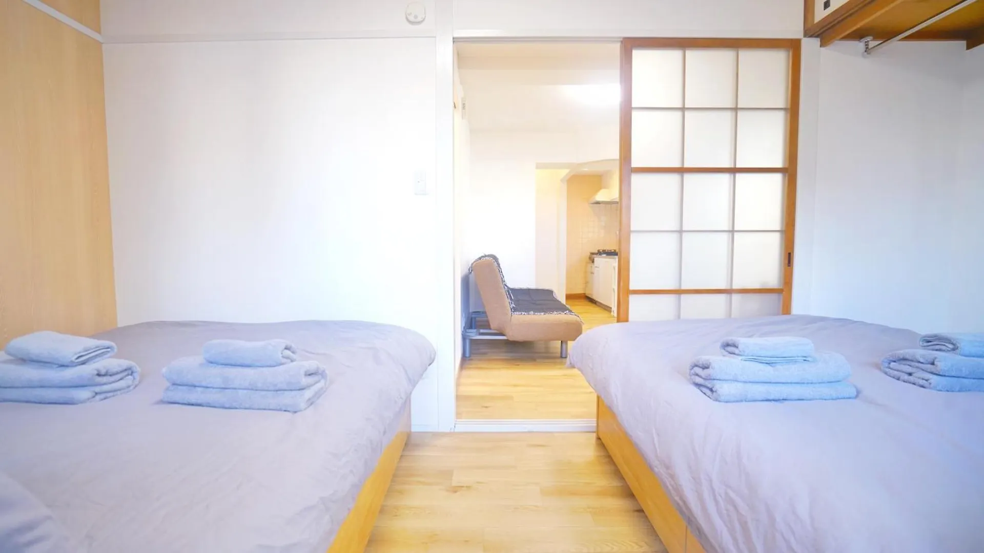 Cowcow Hotel Shinjuku Tokió Apartmanhotel
